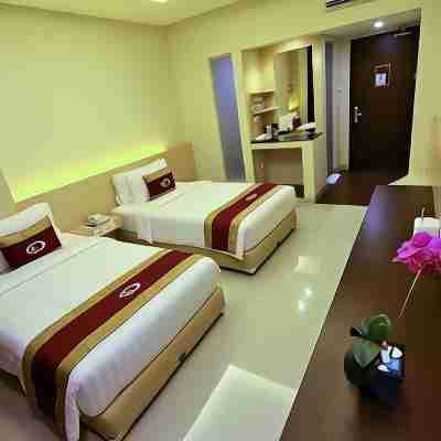 Grand Parama Hotel Rooms