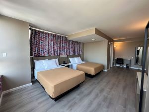 Regal Inn & Suites New York LaGuardia Hotel