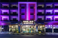 Le Reve Hotel Hotel dekat Arruddaf Park