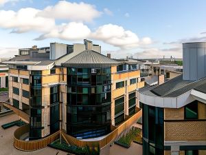 Brentford Apartments by Charles Hope