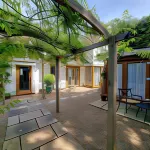 Oak Tree Rooms Ltd Hotel di 