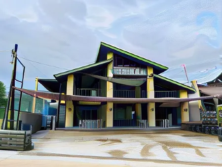 Camp Backpackers Port Barton