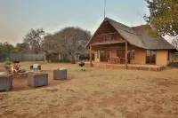 Mangwa Valley Game Lodge & Spa Hotels near Roratau Tented Bushcamp