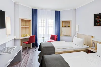 IntercityHotel Hamburg-Altona Các khách sạn gần Elbe Beach