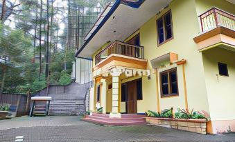 Villa Handayani Songgoriti RedPartner