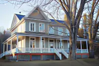 Auberge Carpe Diem فنادق في Petite-Riviere-Saint-Francois