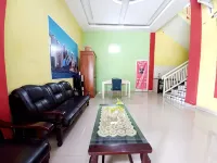 Harmony House Syariah Near Alun Alun Pati Mitra RedDoorz