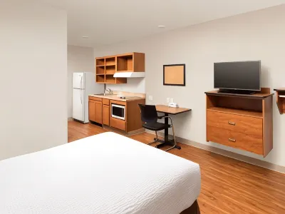 WoodSpring Suites Merrillville Hotels in Hobart