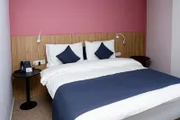 Graf Hotel فنادق في شيمكنت