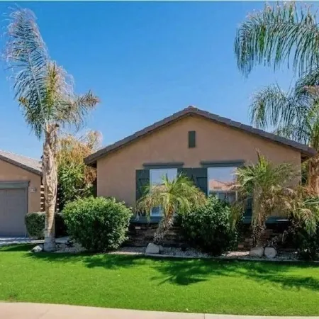 Stylish home with private pool & spa and game room.  Near Festivals & La Quinta.