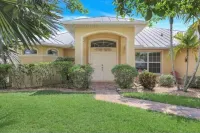 Luxury GULF access! DOCK/SPA/Pool/GAME ROOM