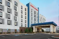 Hampton Inn & Suites Concord Charlotte Hotels near 7-Eleven