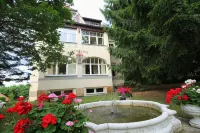 Hotel-Appartement-Villa Ulenburg Hotels near Dresden Central Station