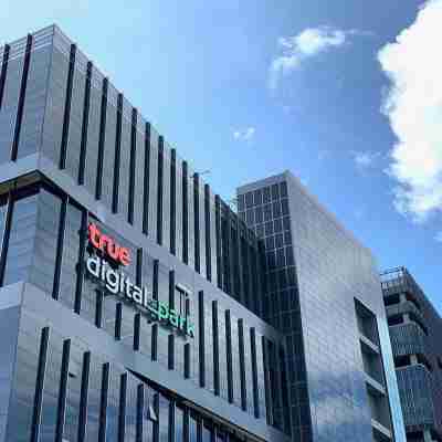 U4 Large 2 Bed Rooms Full Kitchen 200m to BTS Hotel Exterior