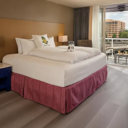 Staypineapple, Hotel Rose, Downtown Portland