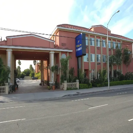 Holiday Inn Express Anaheim West