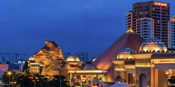 โรงแรมเดกลอรี ยูเอสเจ 21