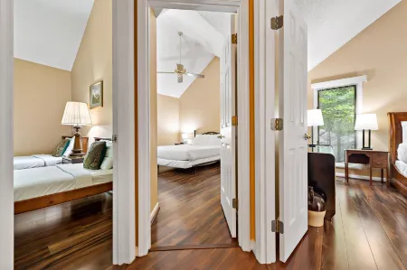 Charming Game Room and Resort Access - Inviting Mountain Retreat Отели в г. Резерфорд