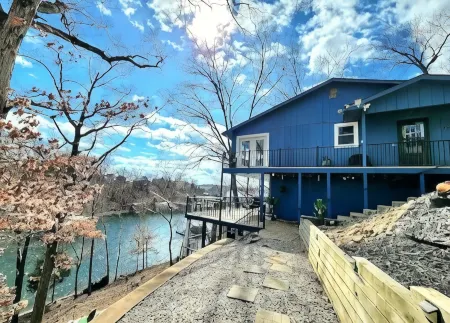 Lake Access and Spacious Deck - Charming Lakeside Retreat