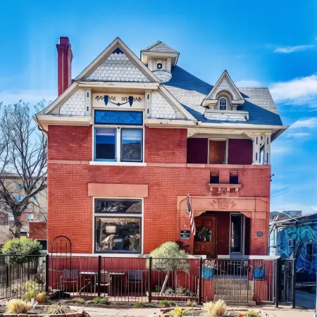 Off Broadway B & B