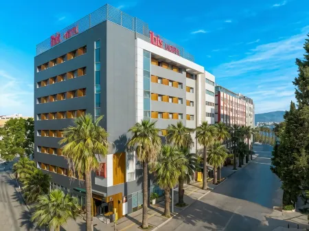 Ibis Izmir Alsancak Отели рядом с достопримечательностью «Kemeralti Market»
