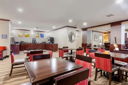 Comfort Inn Plover-Stevens Point Отели в г. Пловер