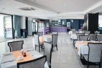 The Grand Aria Hotel and Conference Centre - sarapan