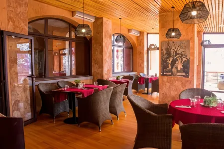 Havana Resort Отели рядом с достопримечательностью «Ботанический и зоологический сад «Цимбазаза»»