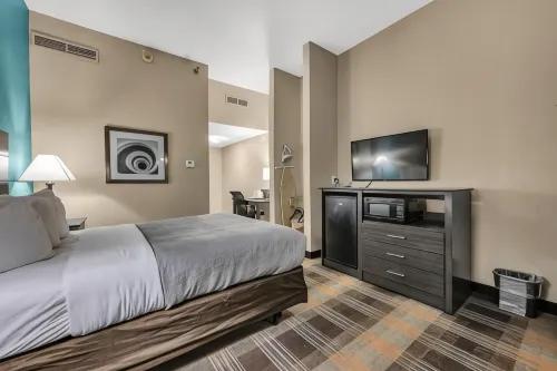 Quality Inn Roseville-Detroit North
