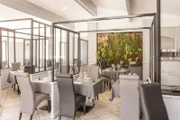 Elégance Suites Hôtel - บริการรถรับส่ง
