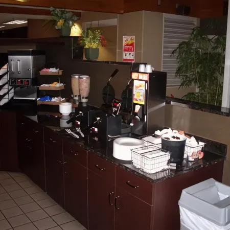 C'Mon Inn & Suites Fargo