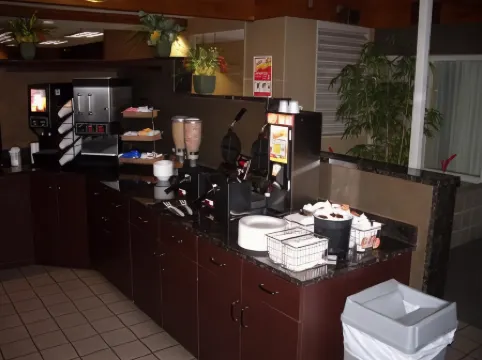 C'Mon Inn & Suites Fargo