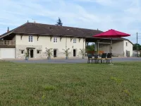 Gites Domaine de la Rochere Hotels in Domsure
