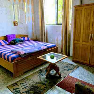 Renajoe Exclusive Guesthouse Tema Community 9 Rooms