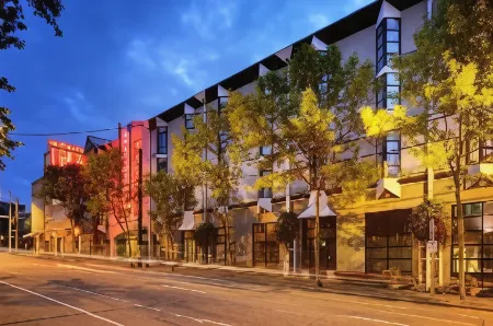 Staypineapple, University Inn, University District Seattle Отели рядом с достопримечательностью «Университет Вашингтона»