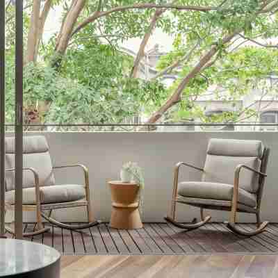 Crown Street Apartments by Urban Rest Others