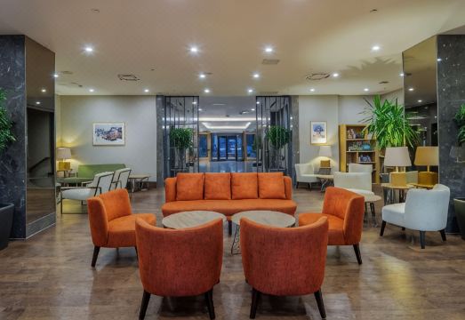 2. 힐튼 가든 인 ..