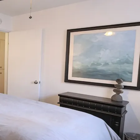 Sleeps 20!  Near Bulldog Stadium!