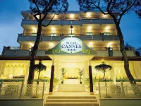 Hotel Cannes - in pieno centro Hotel in zona Mojito Spiaggia
