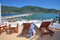 Villa Yiannoula with Amazing Sea View at Skopelos Old Port !!! Hotels in Skopelos