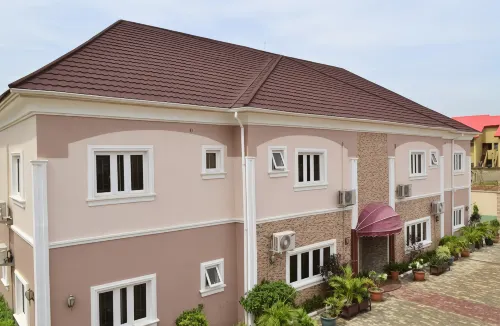 Auris Court - Economy