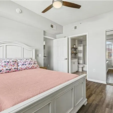 Stunning Condo 15 minutes from Ft. Myers & Sanibel beach