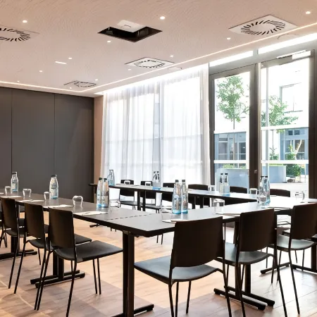 Hôtel LÉONOR the Place to Live Отели рядом с достопримечательностью «Европейский суд по правам человека»