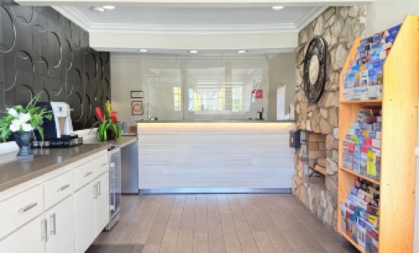 Anaheim Islander Inn and Suites