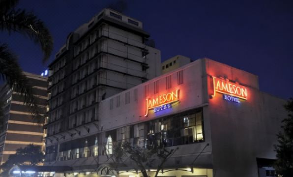 Cresta Jameson Hotel