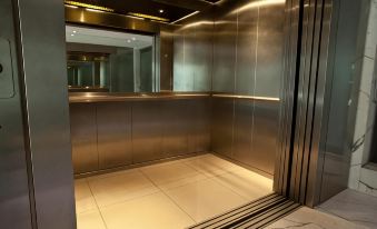 Salguero Apart by Zafiro