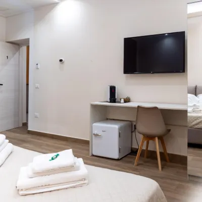Hotiday Napoli Stella Các khách sạn gần Quảng trường Piazza Cavour