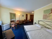 Hotel Landhaus Milser Hotels near Wittlaer
