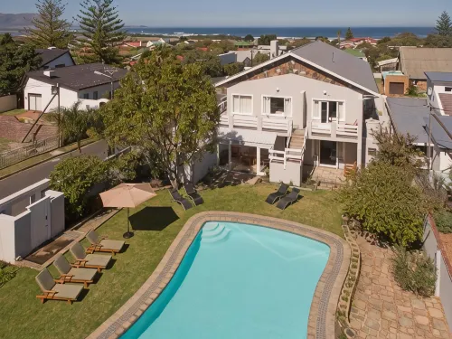 Moments Guesthouse, Kleinmond - 4-Star