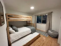 Cozy Mountain Home with Hot Tub and Wifi in Rhododendron - 4-Star